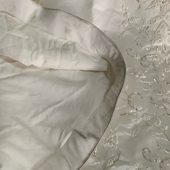 Wedding Dress, Tiera and Gloves - Picture 12 of 16